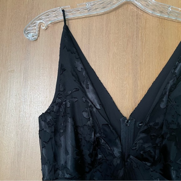 NWT WHBM Sleeveless Deep V-Neck Burnout Midi Dress - Picture 7 of 9